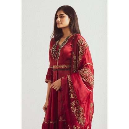 Neelu Sethi Red Organza Embroidered Gown-Pant with Belt and Dupatta (Set of 4)
