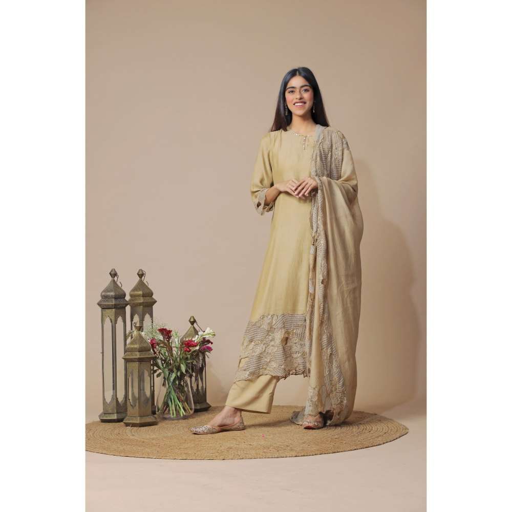 Neelu Sethi Gold Chanderi Kurta With Pant And Embroidered Dupatta (Set of 3)