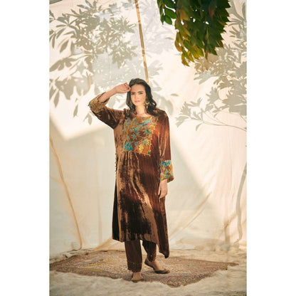 Neelu Sethi Silk Velvet Embroidered Kurta With Yoke Cotton Satin Pant (Set of 2)