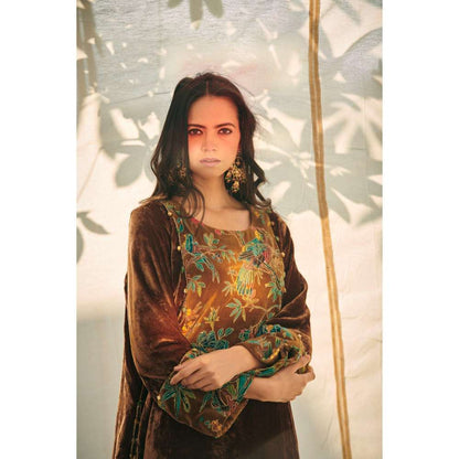 Neelu Sethi Silk Velvet Embroidered Kurta With Yoke Cotton Satin Pant (Set of 2)