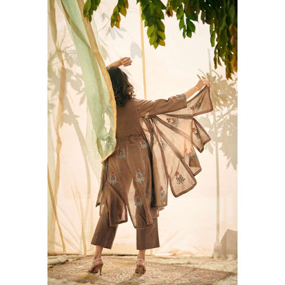 Neelu Sethi Chanderi Hand And Machine Embroidery Blouse And Pant with Cape (Set of 3)