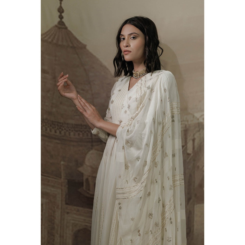 Neha Tarun White Embroidered Kurta with Attached Dupatta and Pant (Set of 2)