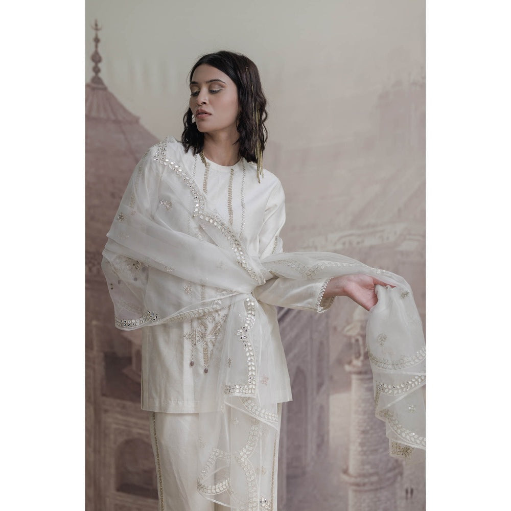 Neha Tarun Off White Short Kurta Wit Pant and Dupatta (Set of 3)