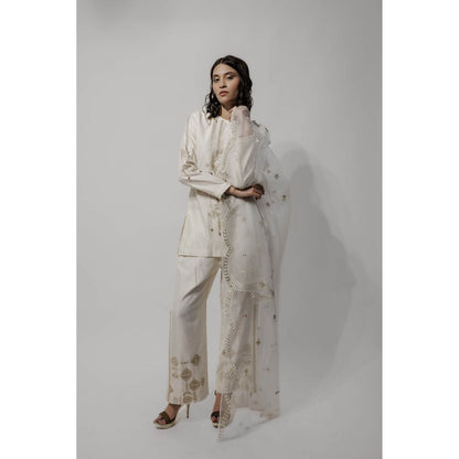 Neha Tarun Off White Short Kurta Wit Pant and Dupatta (Set of 3)