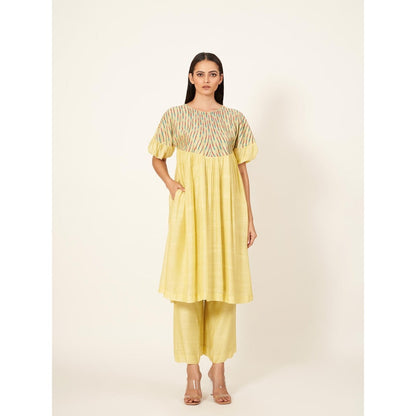 Neha Tarun Embroidered Relaxed Fit Kurta An Pant (Set of 2)