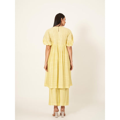 Neha Tarun Embroidered Relaxed Fit Kurta An Pant (Set of 2)