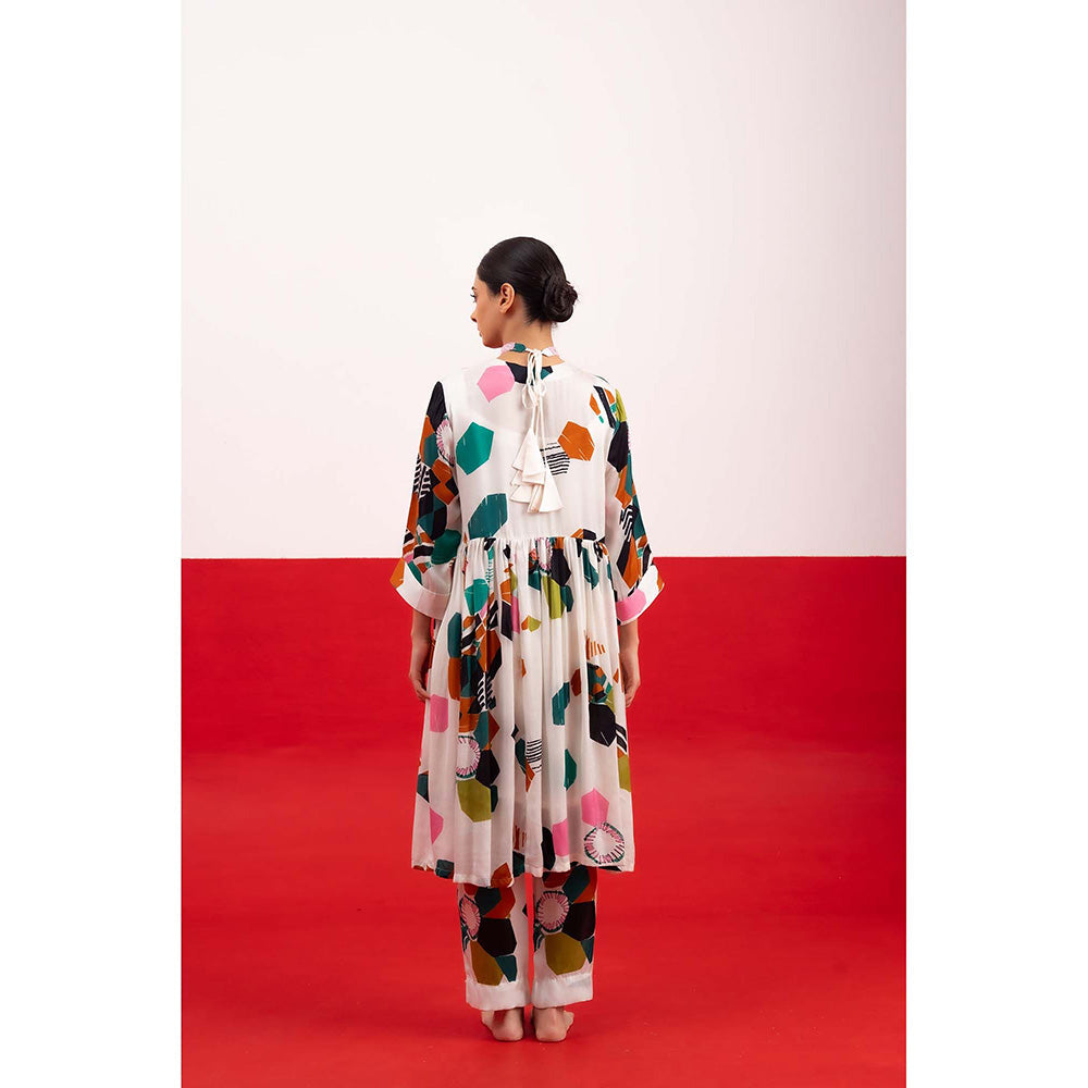 NEHER Mosa White Ruffled Co-Ord Set