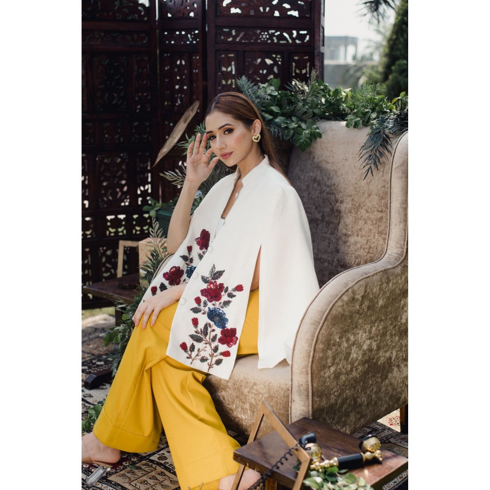 NEIZA White with Red and Navy Embraided Cape