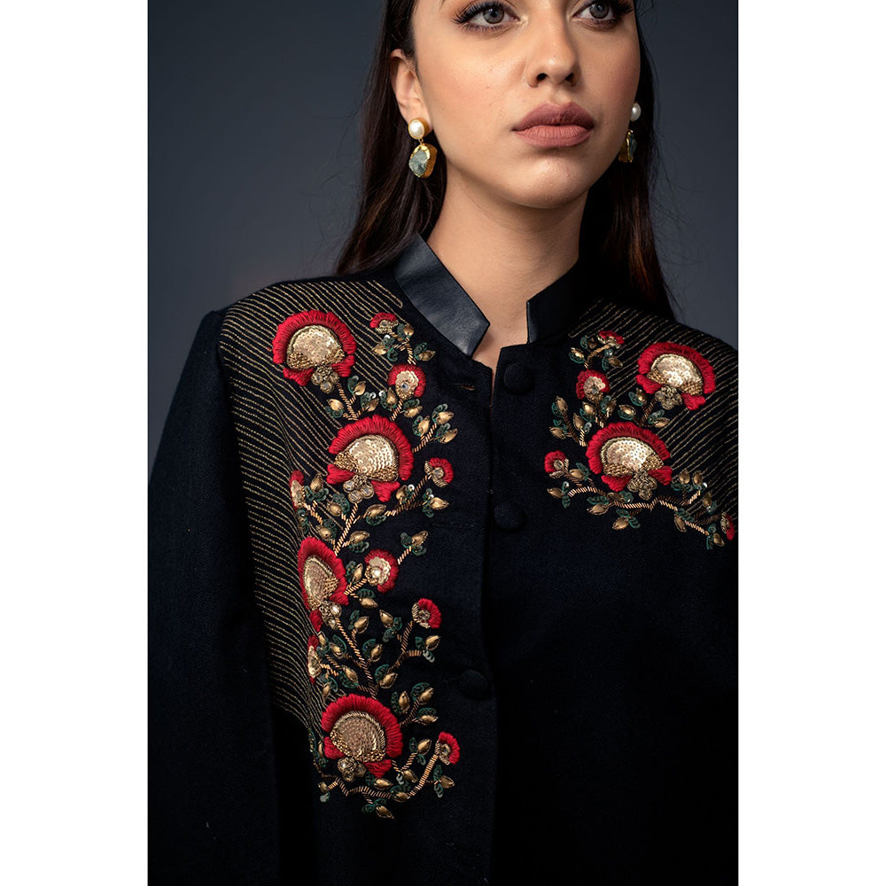 NEIZA Black with Golden Stripe Anchor Embroidery Cape