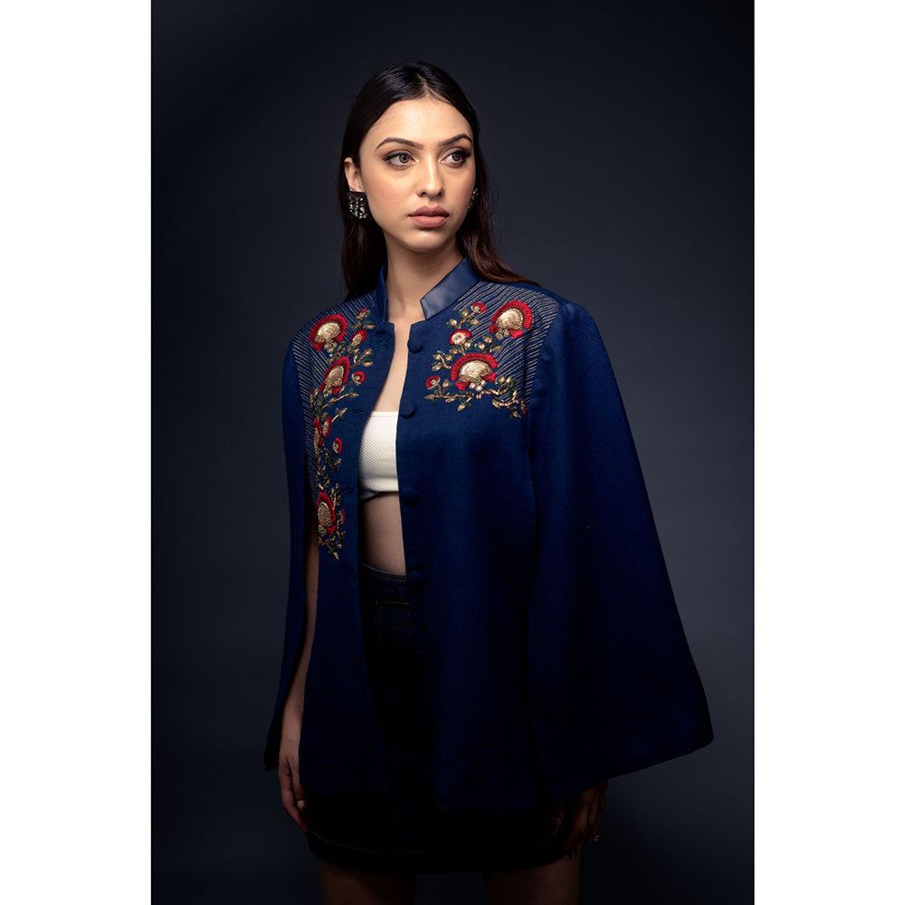 NEIZA Sky Blue with Golden Stripe Anchor Embroidery Cape