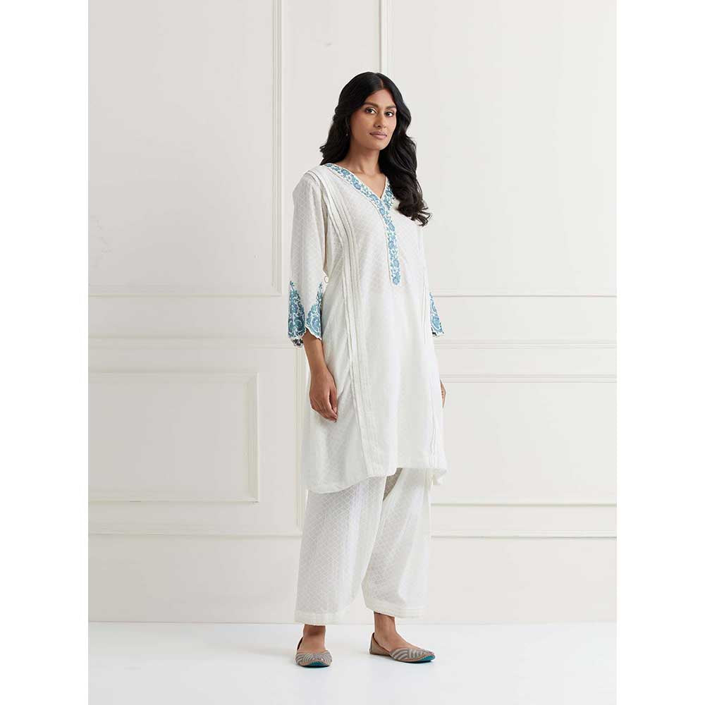 NEMAANI Off White Embroidered Kurta with Salwar Pant (Set of 2)