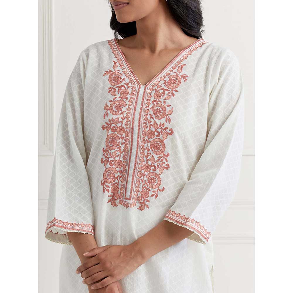 NEMAANI Off White Thread Embroidered Cotton Kurta with Pant (Set of 2)