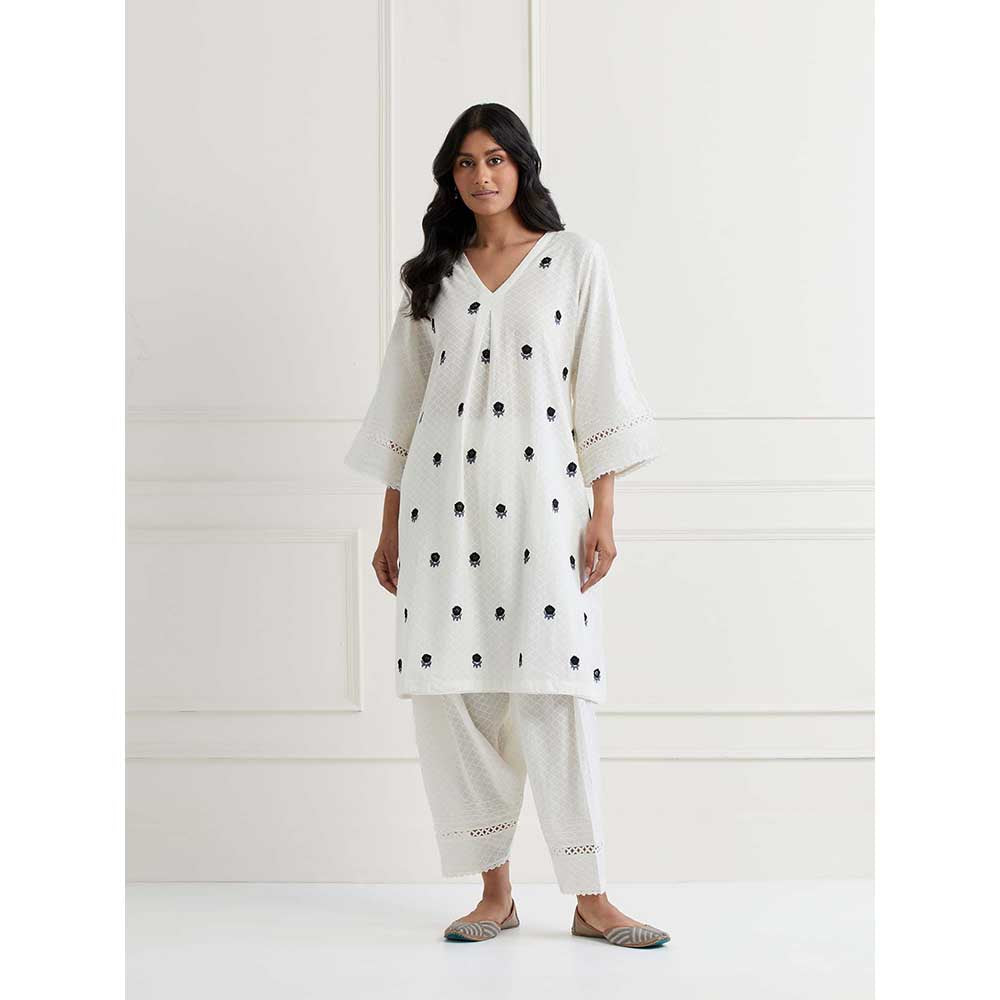 NEMAANI Off White Thread Embroidered Kurta with Salwar Pant (Set of 2)