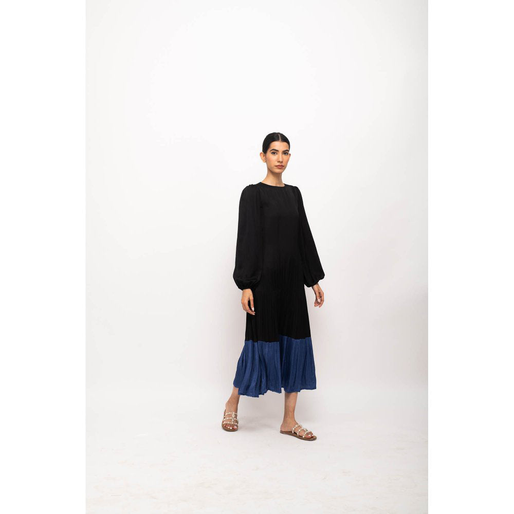 NEORA BY NEHAL CHOPRA Black & Navy Blue Gather Maxi Dress