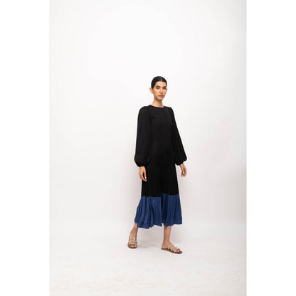 NEORA BY NEHAL CHOPRA Black & Navy Blue Gather Maxi Dress