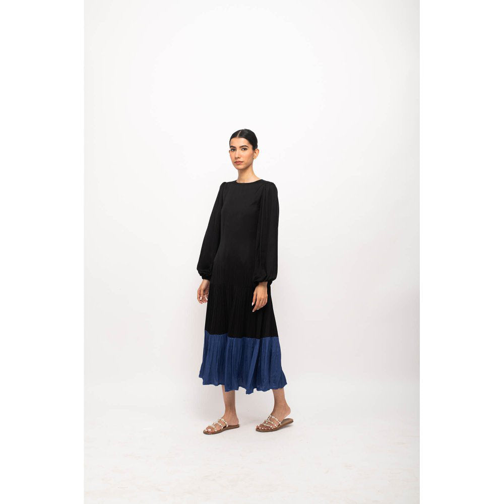 NEORA BY NEHAL CHOPRA Black & Navy Blue Gather Maxi Dress