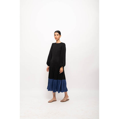 NEORA BY NEHAL CHOPRA Black & Navy Blue Gather Maxi Dress