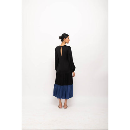 NEORA BY NEHAL CHOPRA Black & Navy Blue Gather Maxi Dress