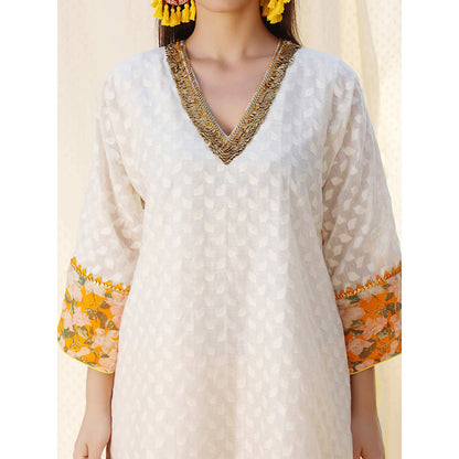 Nikasha White Embellished 3/4th Sleeves Kurta And Skirt With Potli (Set of 3)