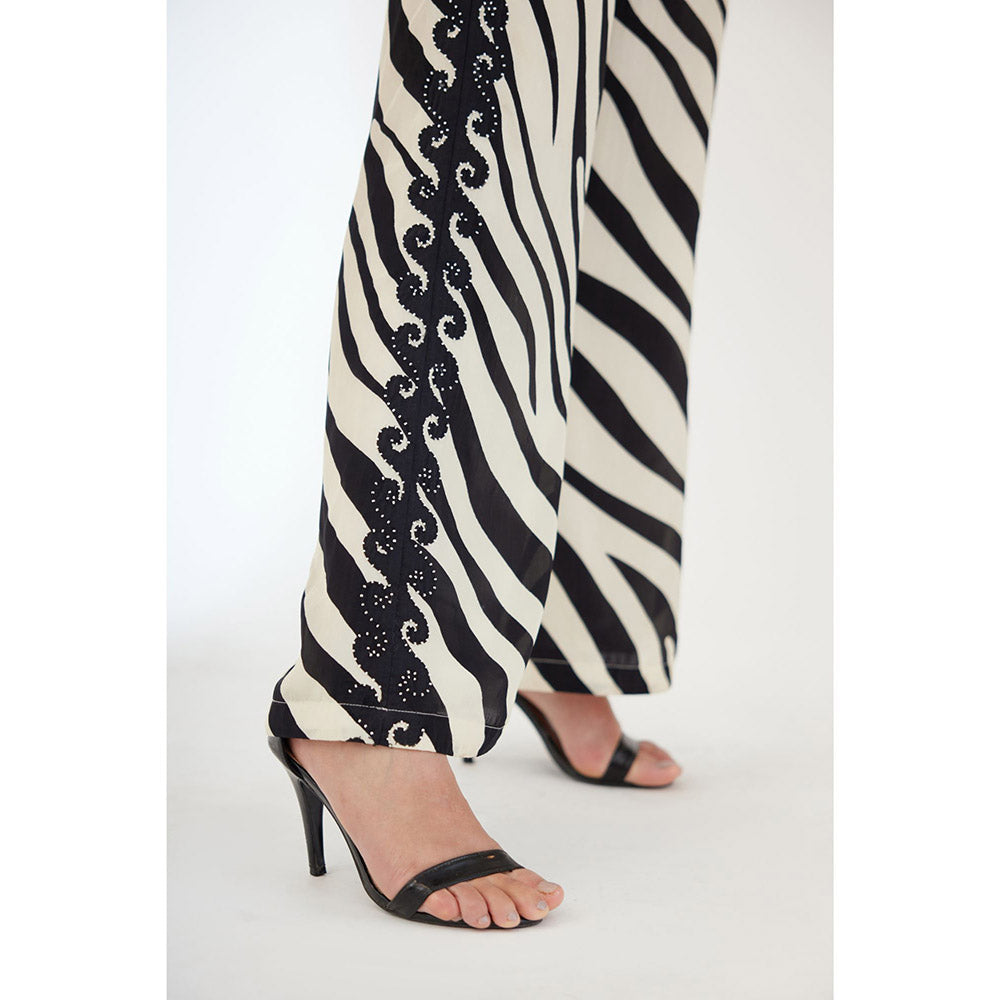 Nikasha Black and White Applique Embroidered Co-Ord (Set of 2)