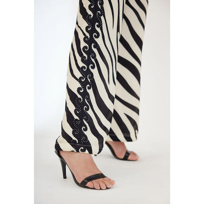 Nikasha Black and White Applique Embroidered Co-Ord (Set of 2)