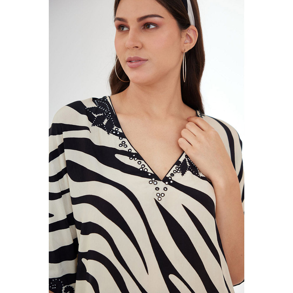 Nikasha Black and White Applique Embroidered Co-Ord (Set of 2)