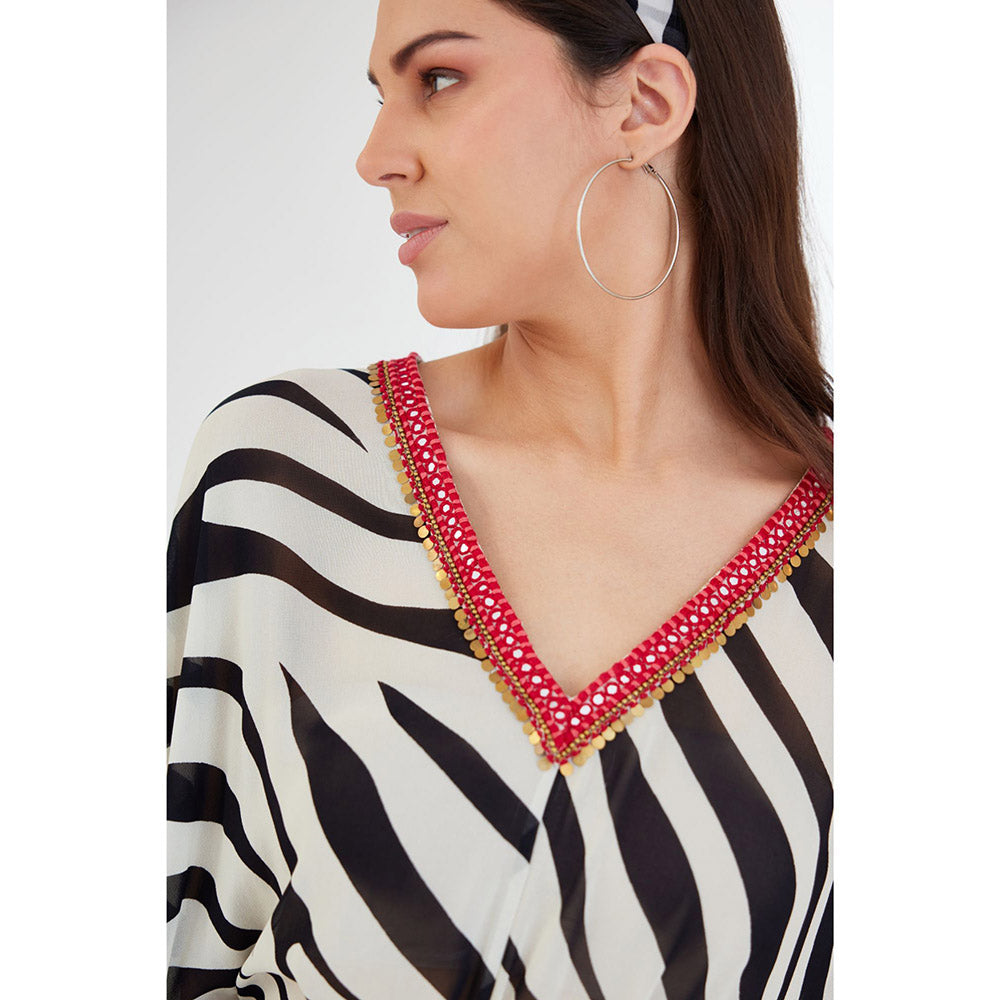 Nikasha Black and White Kaftan Animal Print Dress (Set of 2)