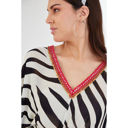 Nikasha Black and White Kaftan Animal Print Dress (Set of 2)