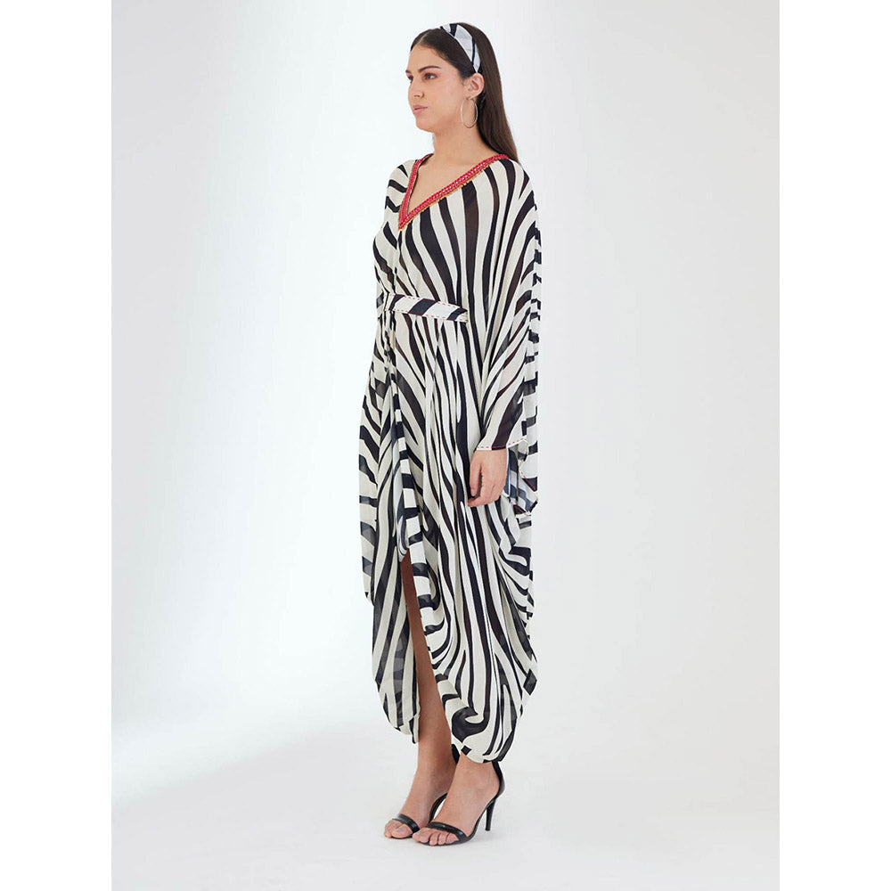 Nikasha Black and White Kaftan Animal Print Dress (Set of 2)