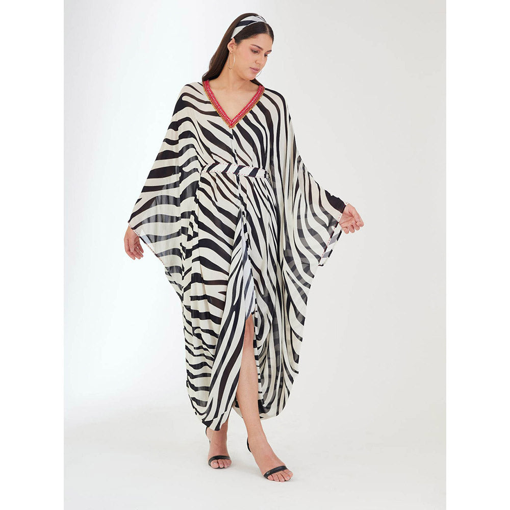 Nikasha Black and White Kaftan Animal Print Dress (Set of 2)