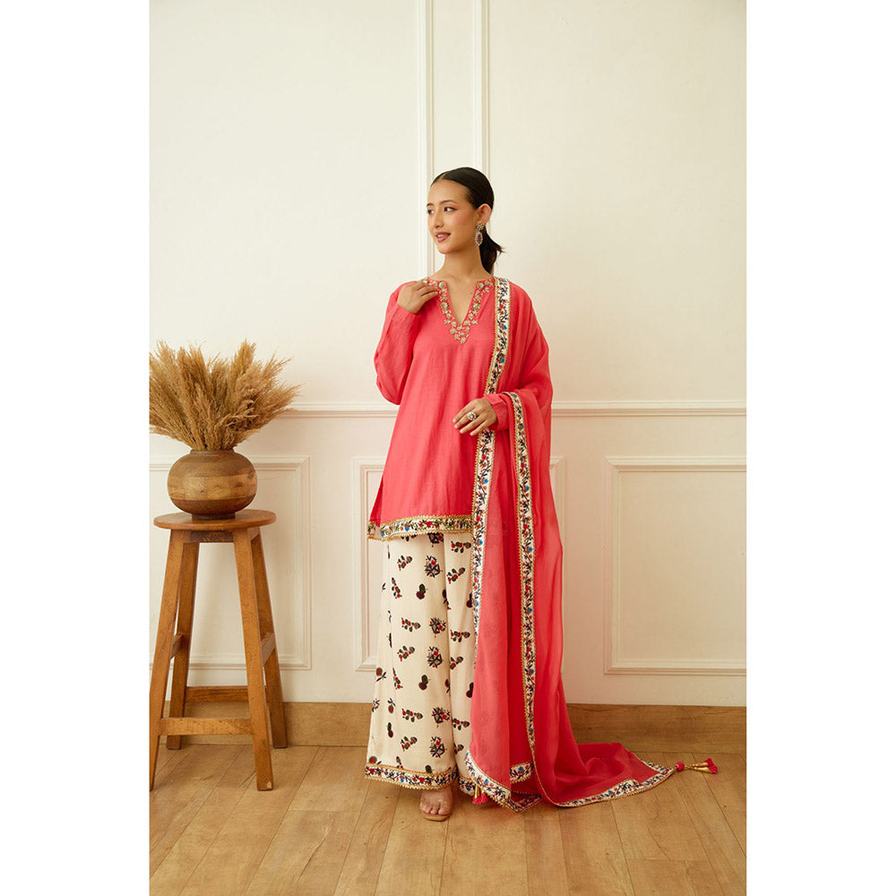 Nikasha Coral Embroidered Kurta (Set of 3)