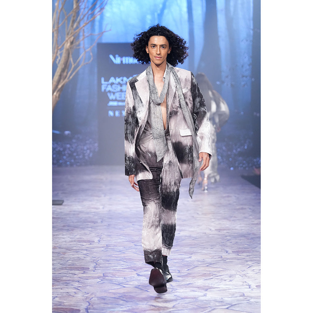Nirmooha Landscape Print Velvet Blazer