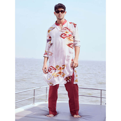 Nirmooha Patola Printed Kurta and Pants (Set of 2)