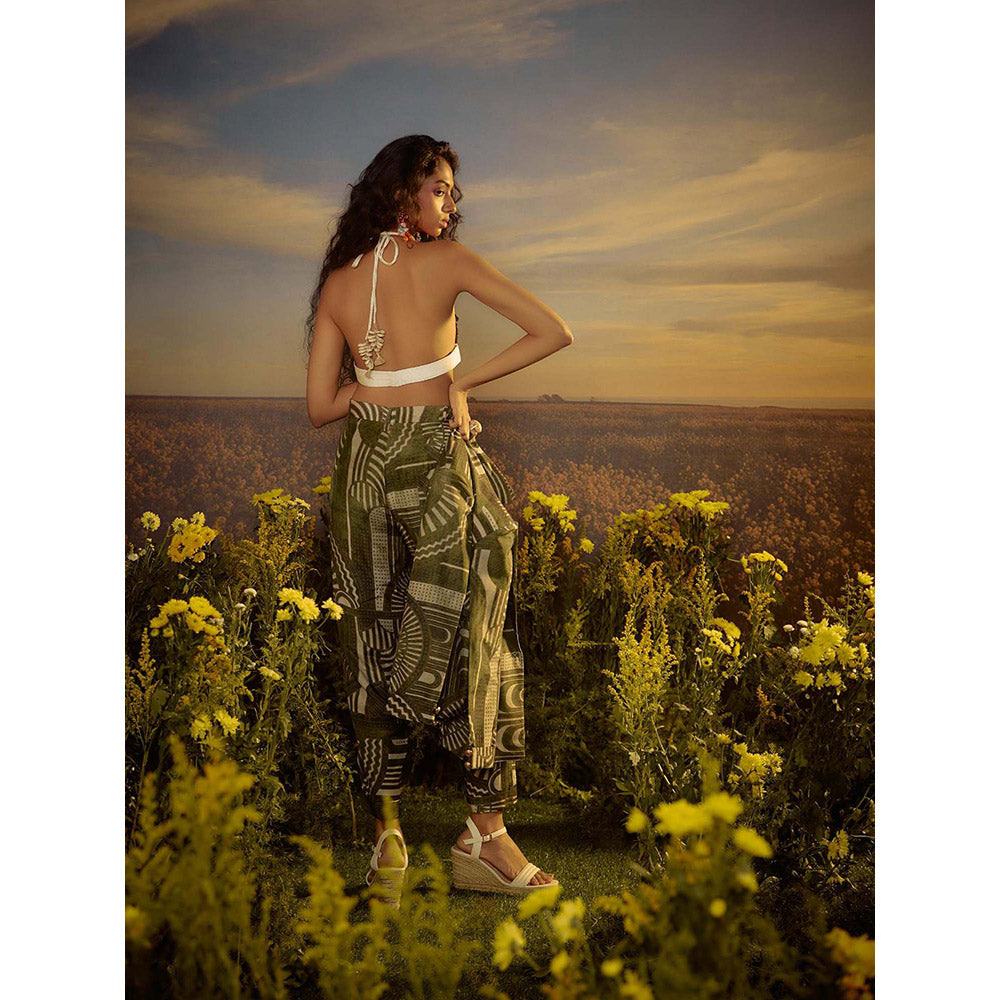 Nirmooha Green Power Pose Blazer with Pant (Set of 2)