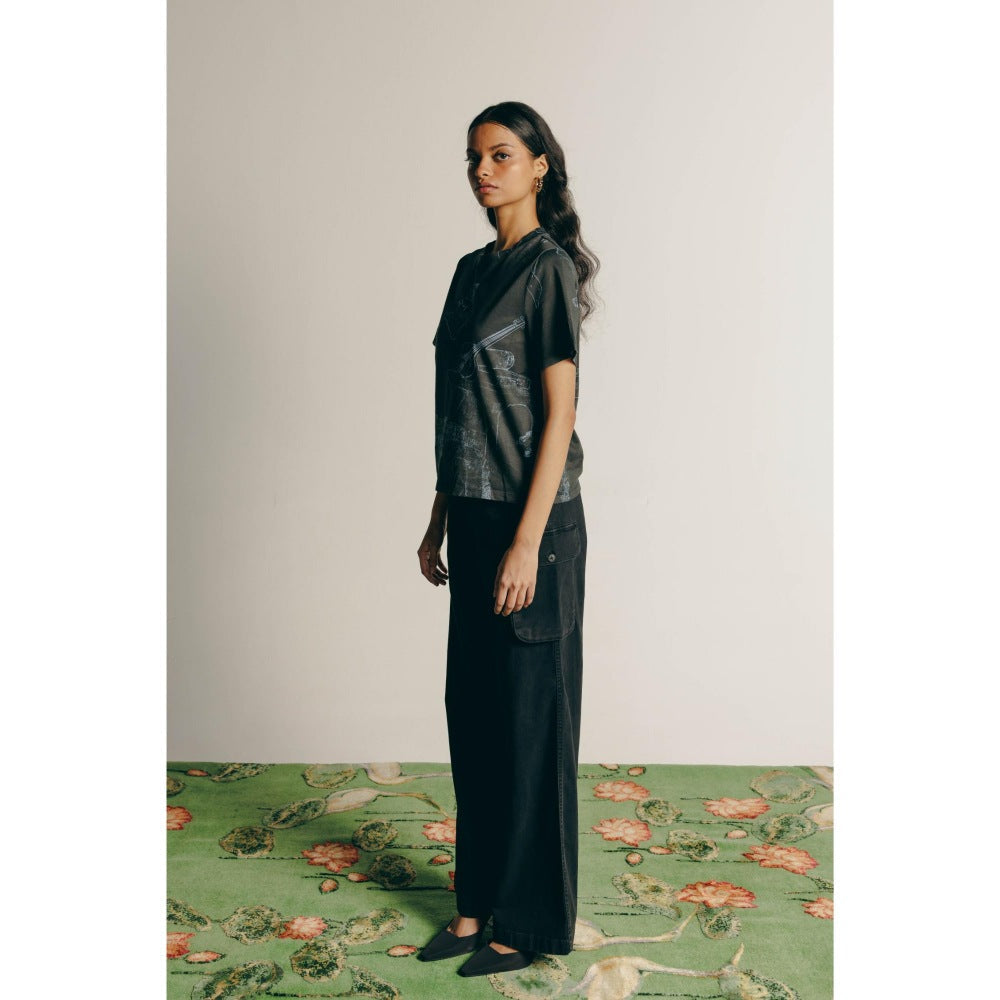 No Grey Area Surrealist Outline Tee