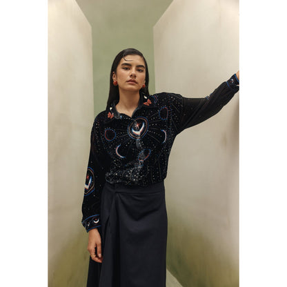 NOIB Women Black Velvet Printed Tops