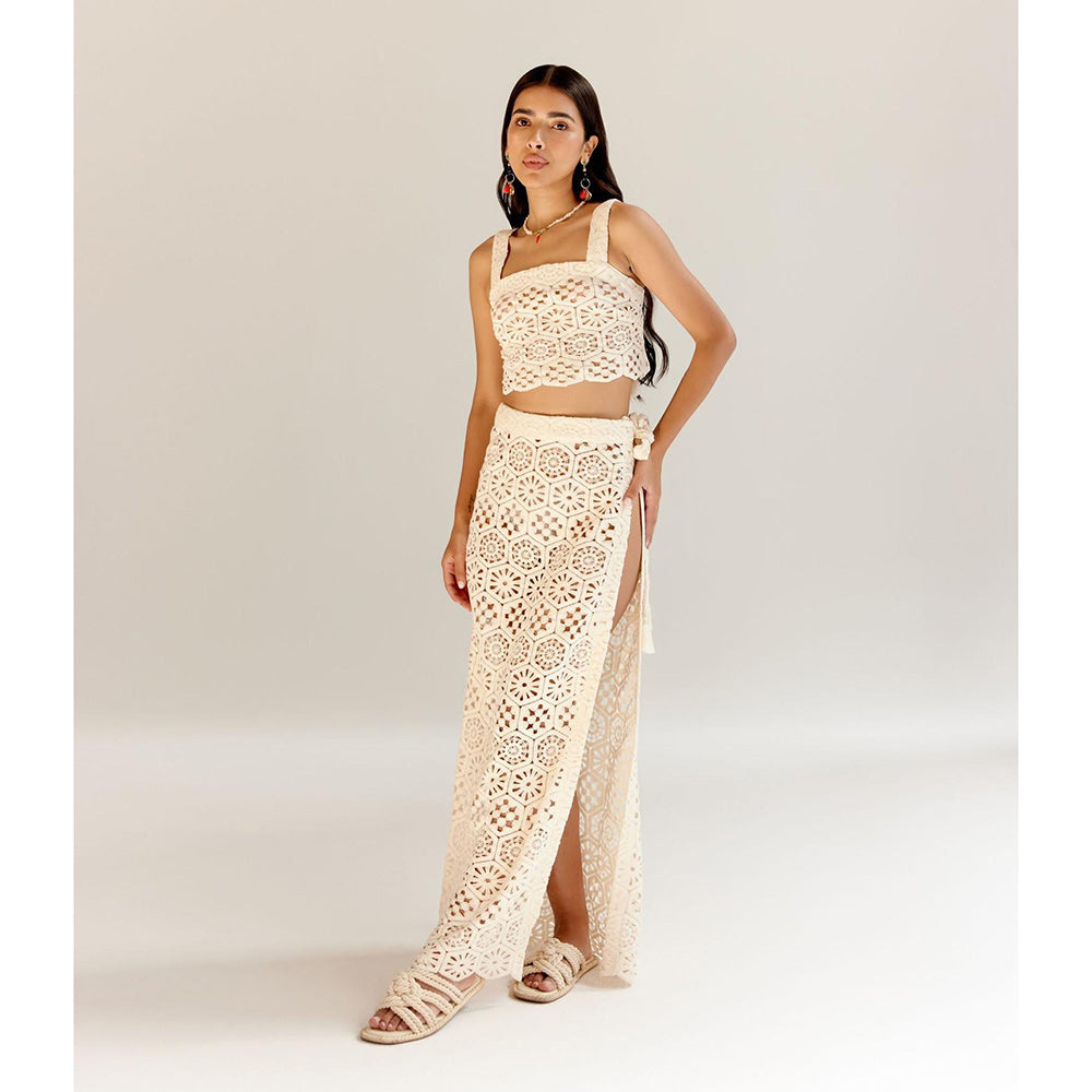 NOIB White Cotton Magda Crop Top