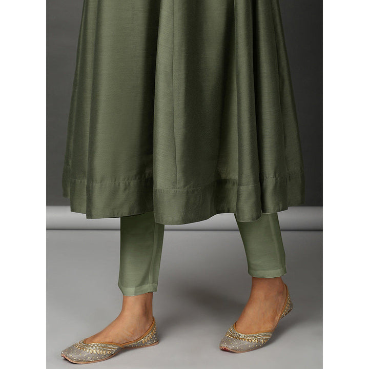 Nuhh Olive Flared Chanderi Kurta, Inner With Pant And Tulle Dupatta (Set of 4)