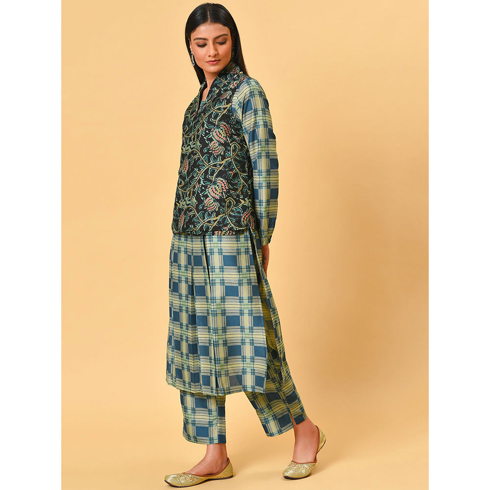Nuhh Cheques & Flowers Kurta And Pant With Jacket (Set of 3)