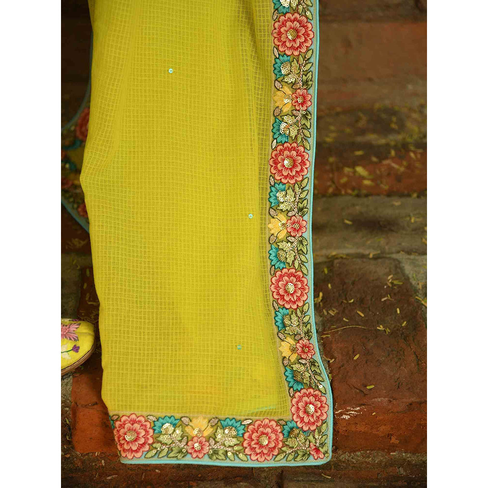 NUHH Joy Of The Sun Kurta Pant & Dupatta (Set of 3)