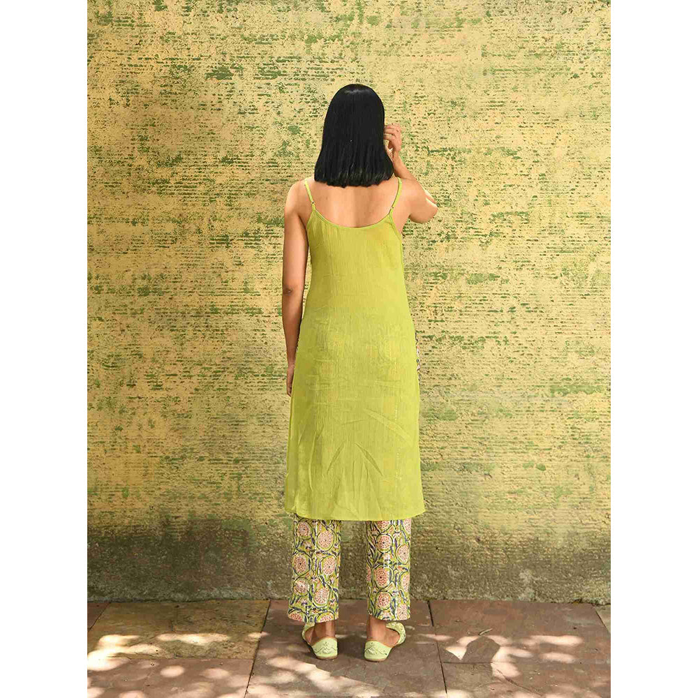 NUHH Aam Panna Kurta Pant with Dupatta & Camisole (Set of 4)