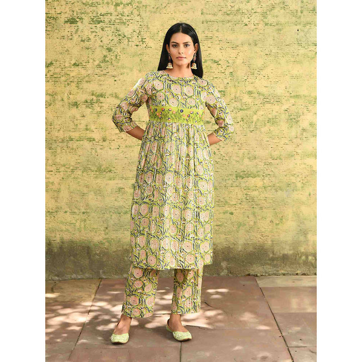 NUHH Aam Panna Kurta Pant with Dupatta & Camisole (Set of 4)