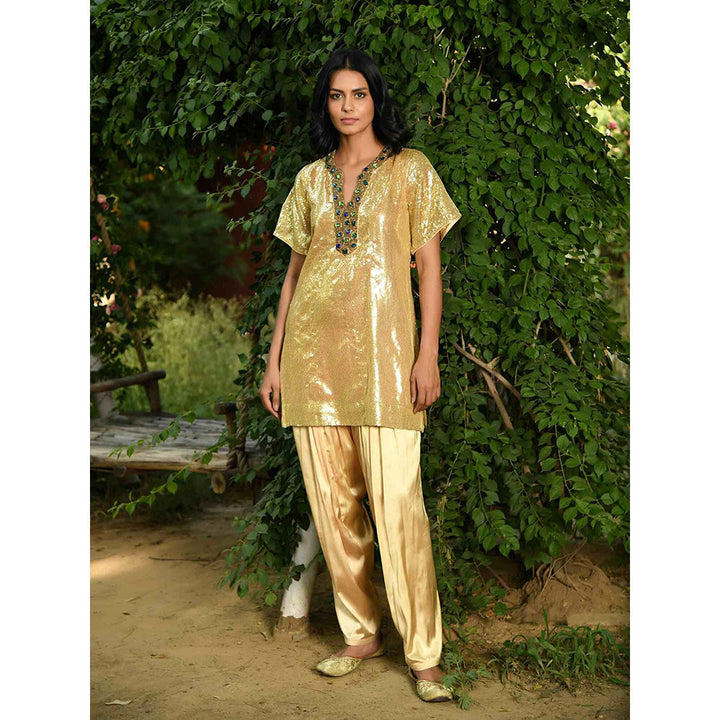 NUHH Short & Showstopper Kurta with Salwar Pant (Set of 2)