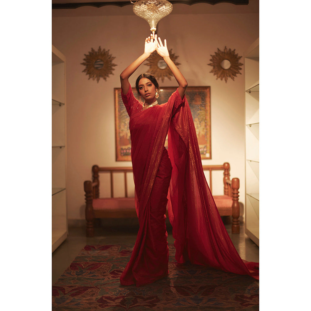 PEELI DORI Red Solid Saree and Unstitched Blouse