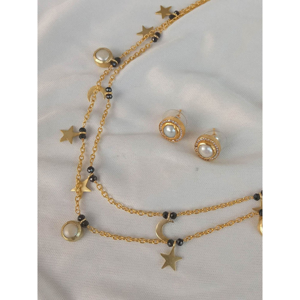 Zariin Gold Witty and Wise Baroque Pearl Studs