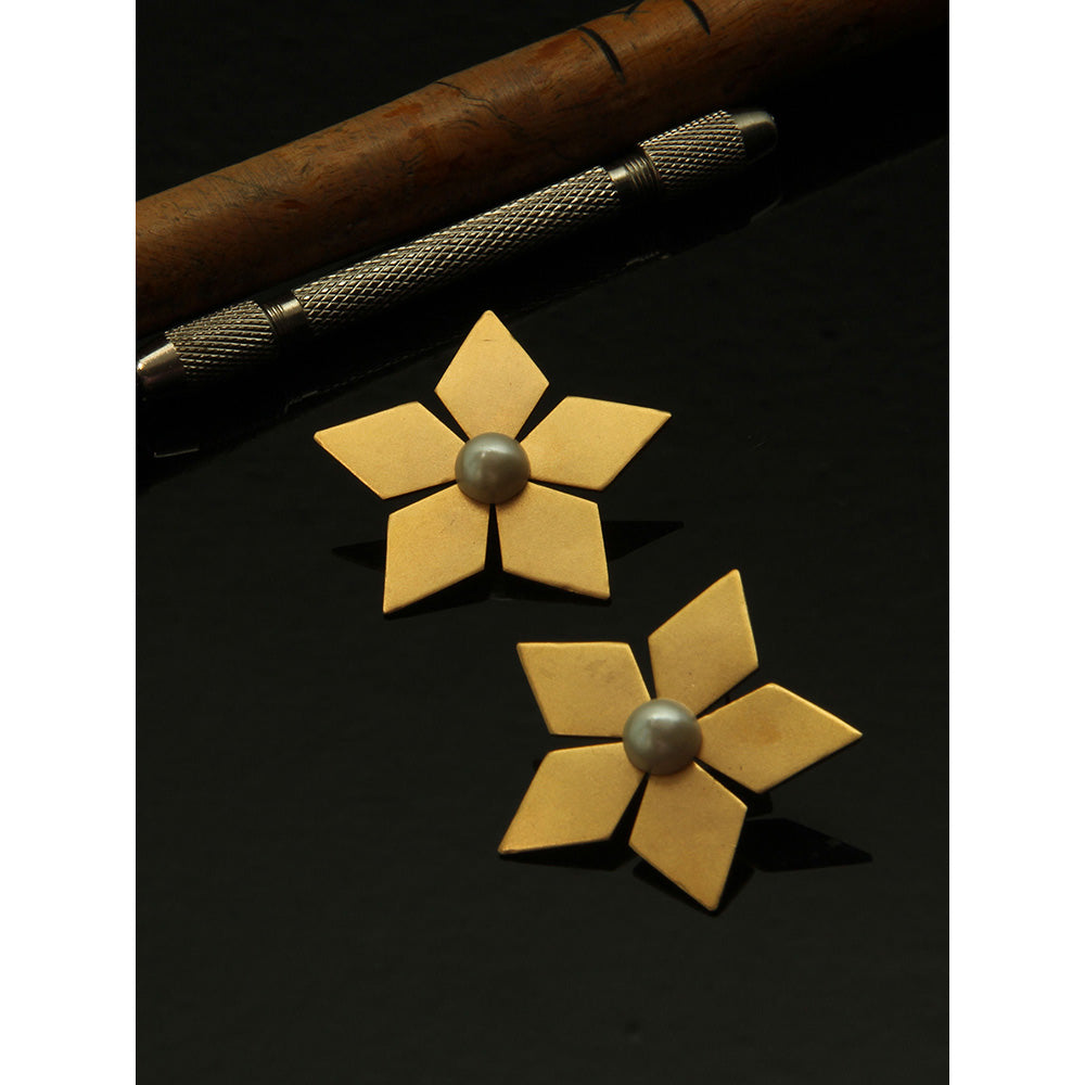 Suhani Pittie Gold Five Petal Flower Stud Earrings With Pearls