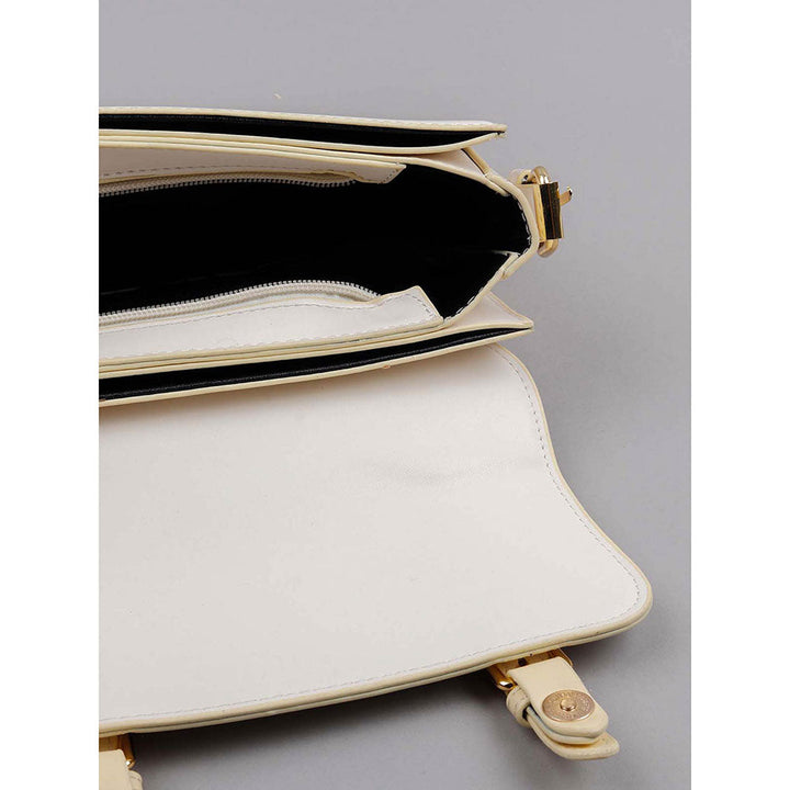 Odette Awe-Worthy White Clutch