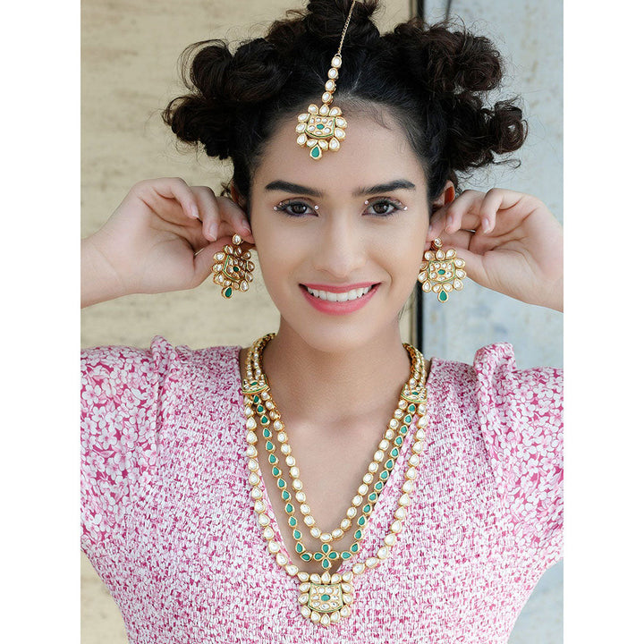 Odette Gorgues Green And White Kundan Necklace Set For Women