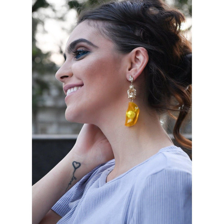 Odette Women Crown Designed On Top With Yellow Twisted Earrings