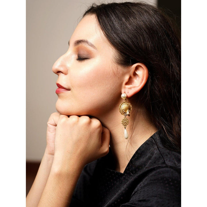 Odette Women Kinky Matted Dangle Earrings!